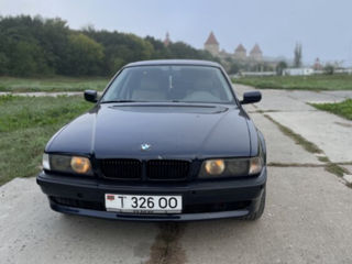 BMW 7 Series foto 3