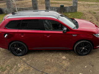 Mitsubishi Outlander foto 4