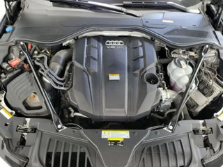 Audi A8 фото 4