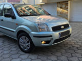 Ford Fusion foto 8