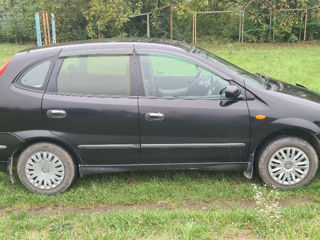 Nissan Almera Tino foto 4