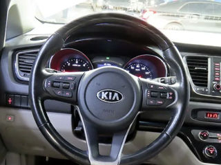 KIA Carnival foto 8