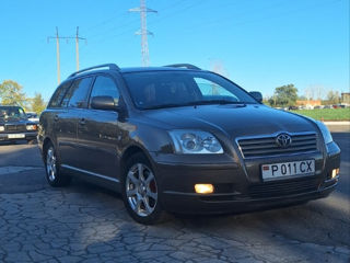 Toyota Avensis foto 3