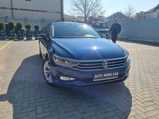 Volkswagen Passat foto 3