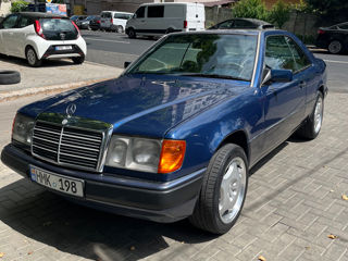 Mercedes Series (W124) foto 4