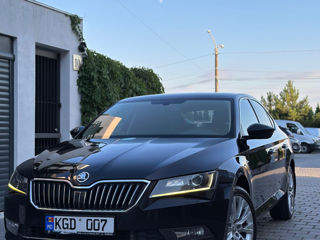 Skoda Superb foto 3