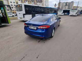 Ford Fusion foto 4