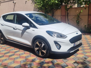 Ford Fiesta foto 1