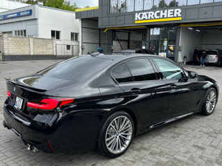 BMW 5 Series фото 8