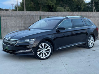 Skoda Superb foto 2