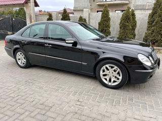 Mercedes E-Class foto 1