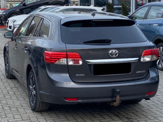 Toyota Avensis foto 5