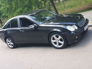 Mercedes C-Class foto 6