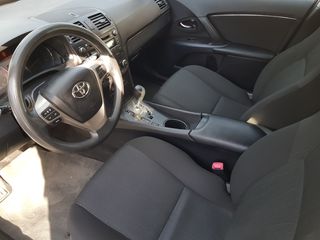 Toyota Avensis foto 5