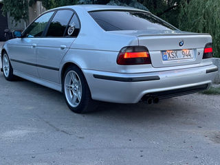 BMW 5 Series foto 6