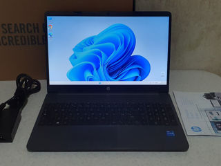 Новый Мощный HP 250 G8. icore i5-1135G7 4,2GHz. 8ядер. 8gb. SSD 256gb NMVe. Full HD 15,6d