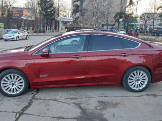 Ford Fusion foto 4