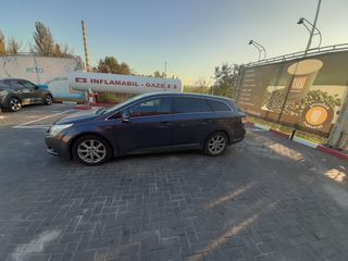 Toyota Avensis foto 8