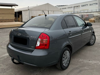 Hyundai Accent foto 5