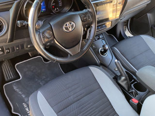 Toyota Auris foto 8