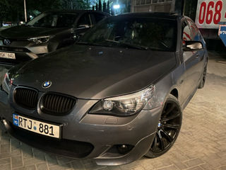 BMW 5 Series foto 10