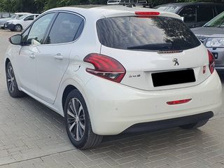 Peugeot 208 foto 5