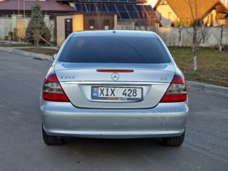 Mercedes E-Class foto 5