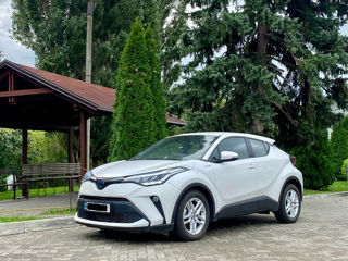 Toyota C-HR foto 1