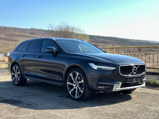 Volvo V90 Cross Country foto 1