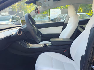 Tesla Model 3 foto 7