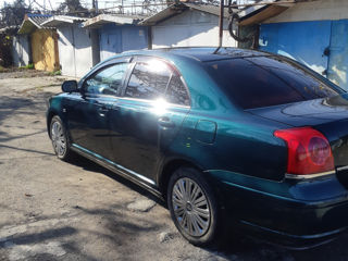 Toyota Avensis foto 4