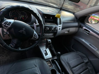 Mitsubishi Pajero Sport foto 7