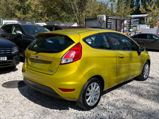 Ford Fiesta foto 9