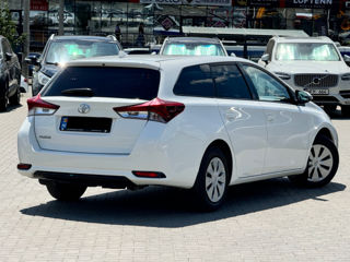 Toyota Auris foto 4