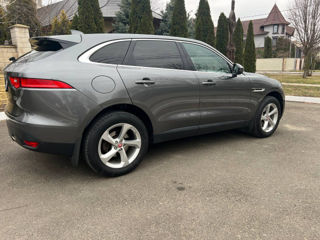 Jaguar F-PACE foto 2