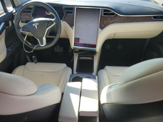 Tesla Model X foto 9