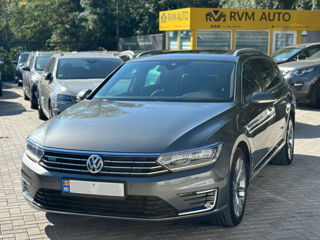 Volkswagen Passat foto 1