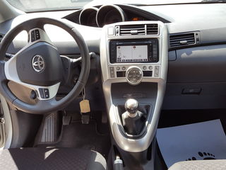 Toyota Verso foto 10