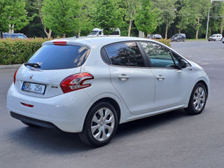 Peugeot 208 foto 5