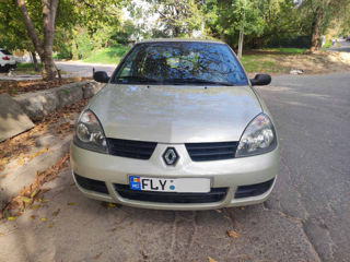 Renault Clio foto 1