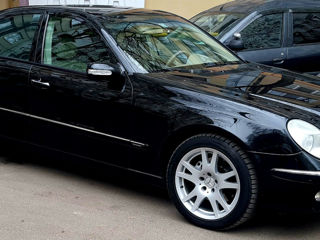 Mercedes E-Class foto 2