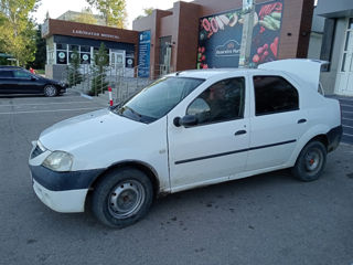 Dacia Logan foto 1