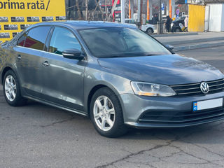 Volkswagen Jetta foto 4