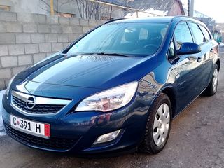 Opel Astra foto 1