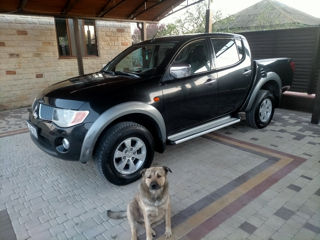 Mitsubishi L200 foto 1