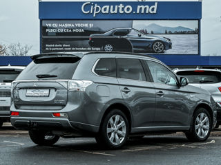 Mitsubishi Outlander foto 2