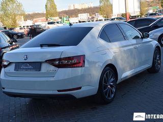 Skoda Superb foto 3