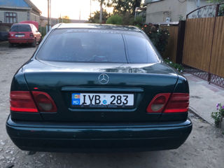 Mercedes E-Class foto 4