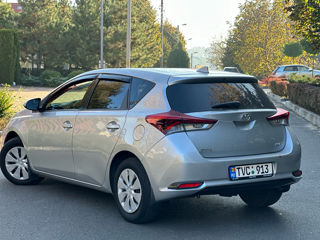 Toyota Auris foto 4