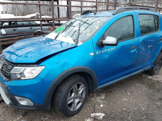 Dezmembrez Dacia Sandero